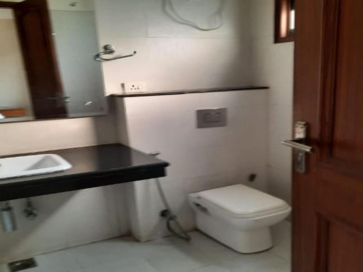 Oyo 74401 Aster Garden Suites Delhi  Exterior photo