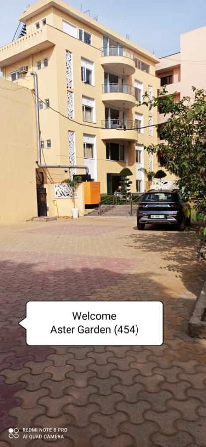 Oyo 74401 Aster Garden Suites Delhi  Exterior photo