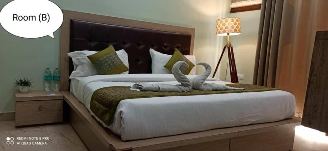 Oyo 74401 Aster Garden Suites Delhi  Exterior photo
