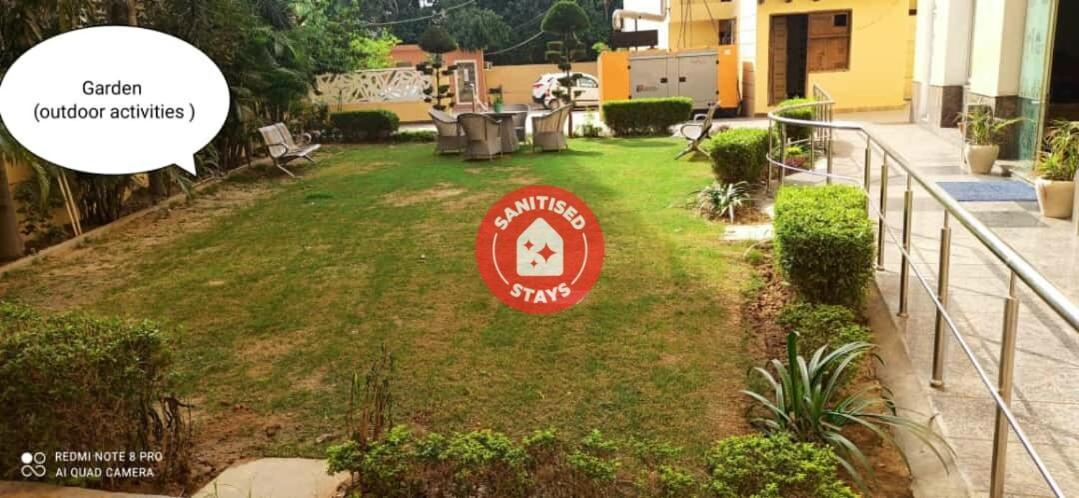Oyo 74401 Aster Garden Suites Delhi  Exterior photo